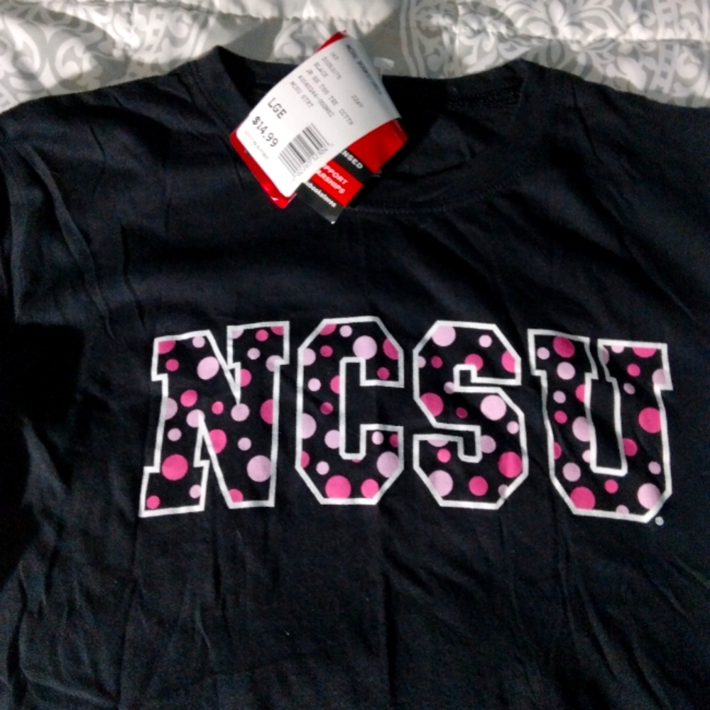 NWT Womens Large NCSU s/s T-Shirt